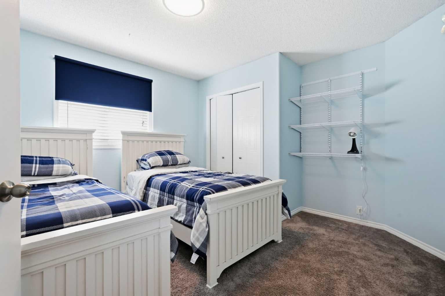 135 Millview Gardens SW