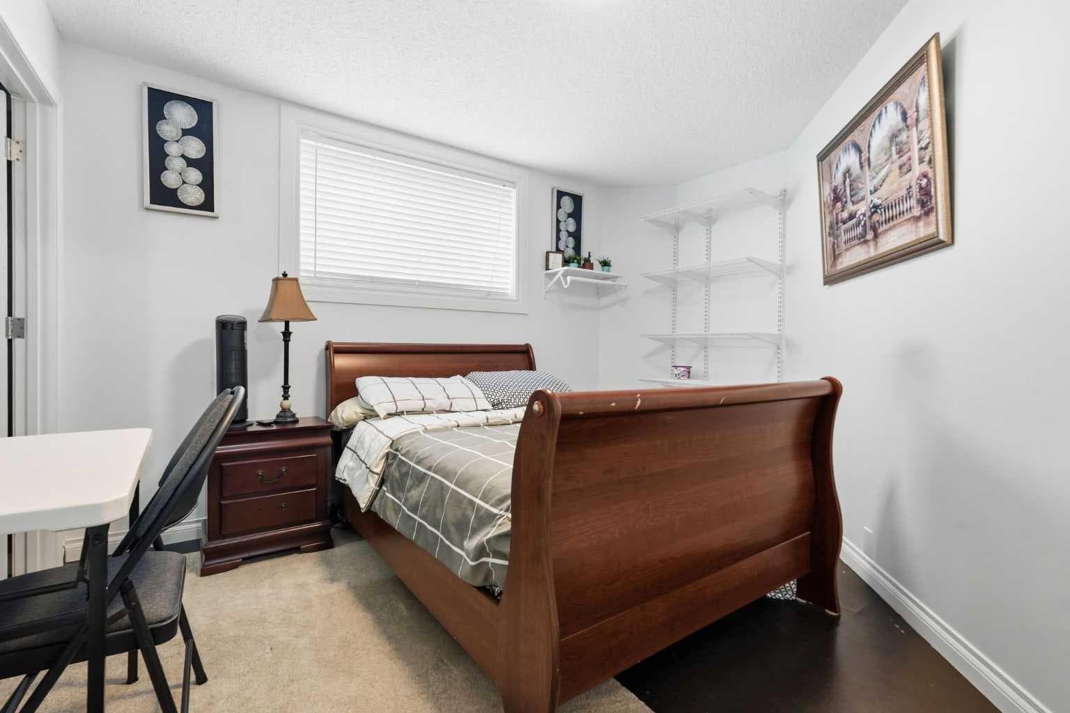 135 Millview Gardens SW