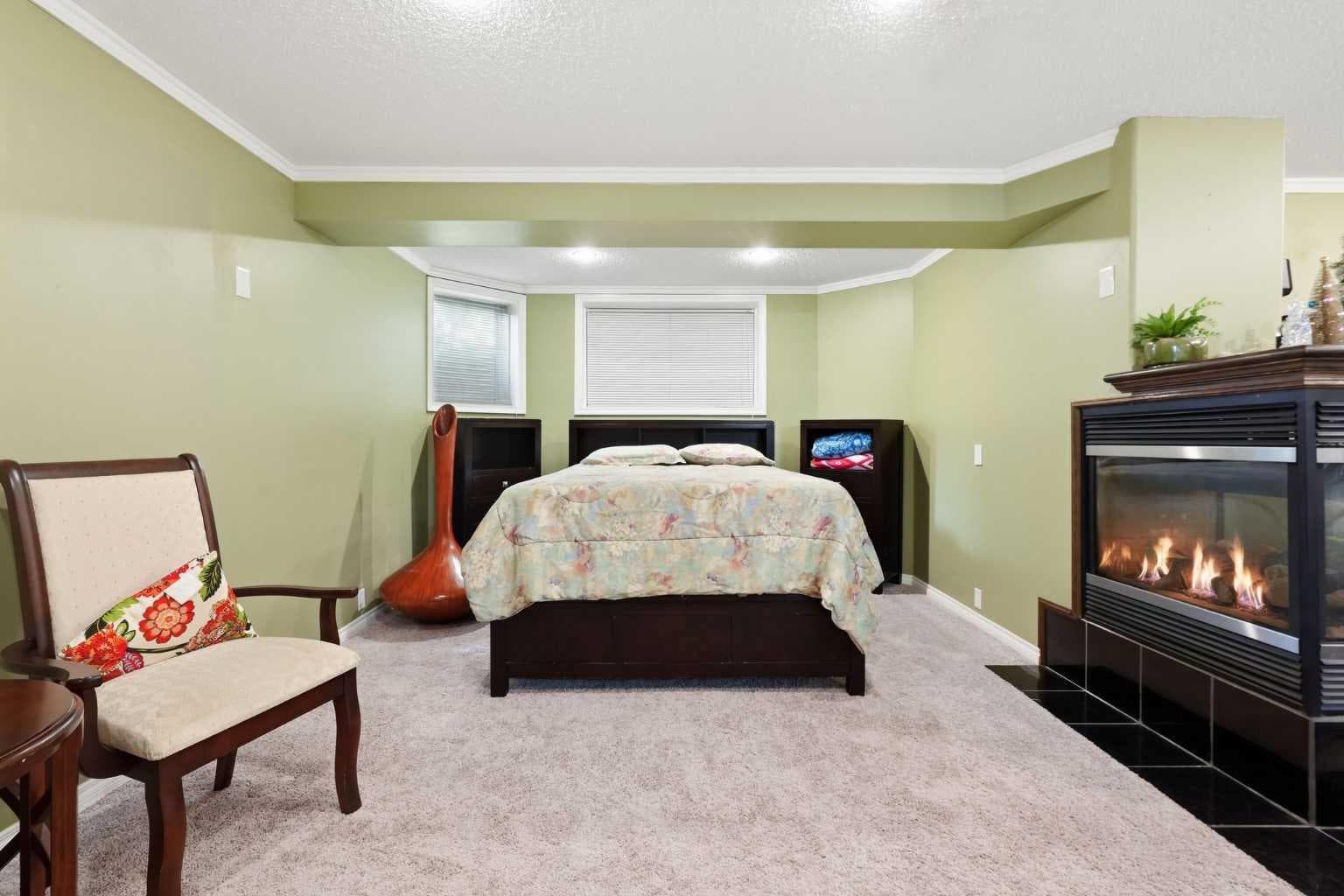 135 Millview Gardens SW