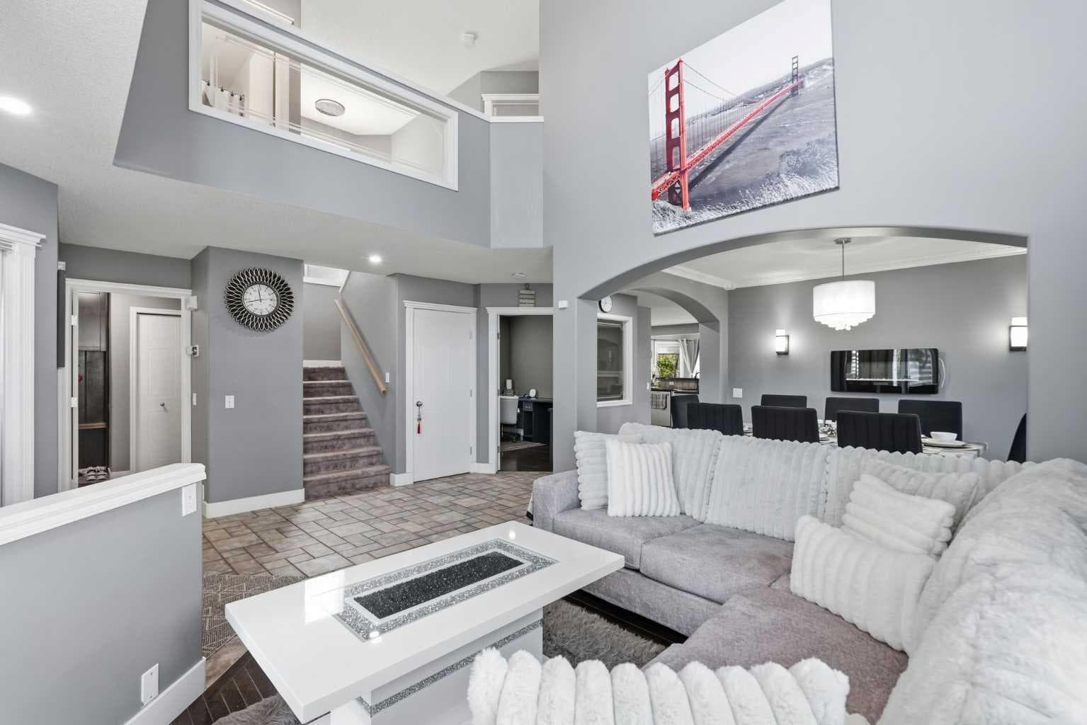 135 Millview Gardens SW
