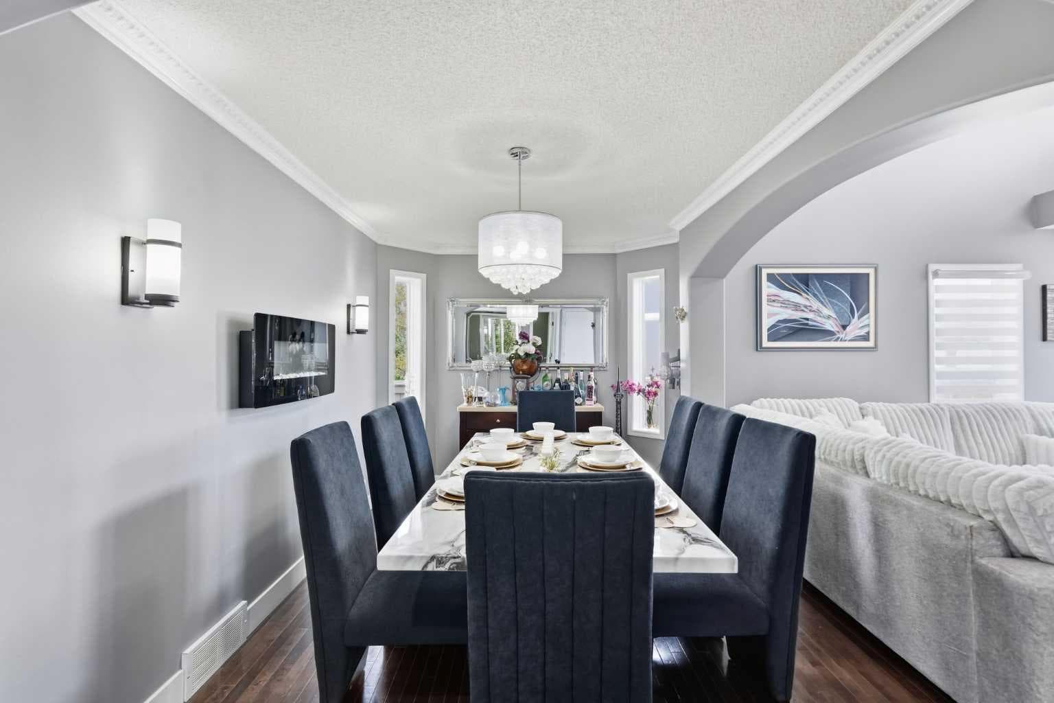 135 Millview Gardens SW