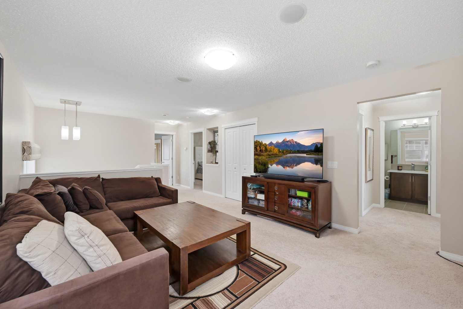 156 Skyview Shores Manor NE