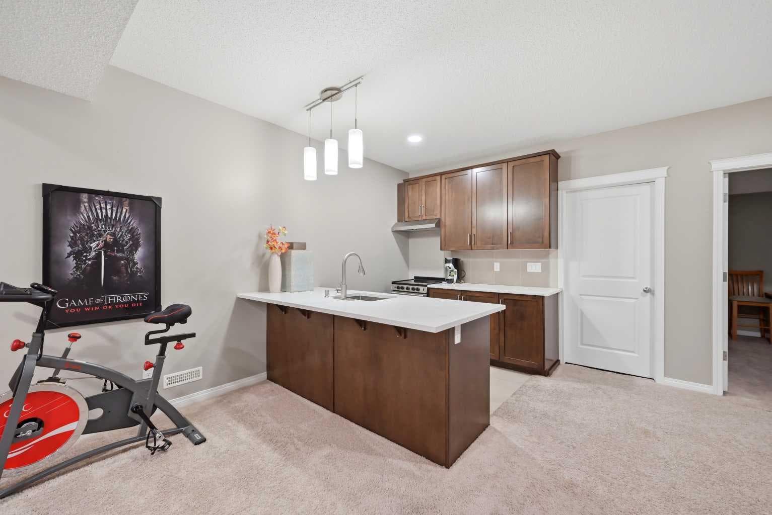 156 Skyview Shores Manor NE
