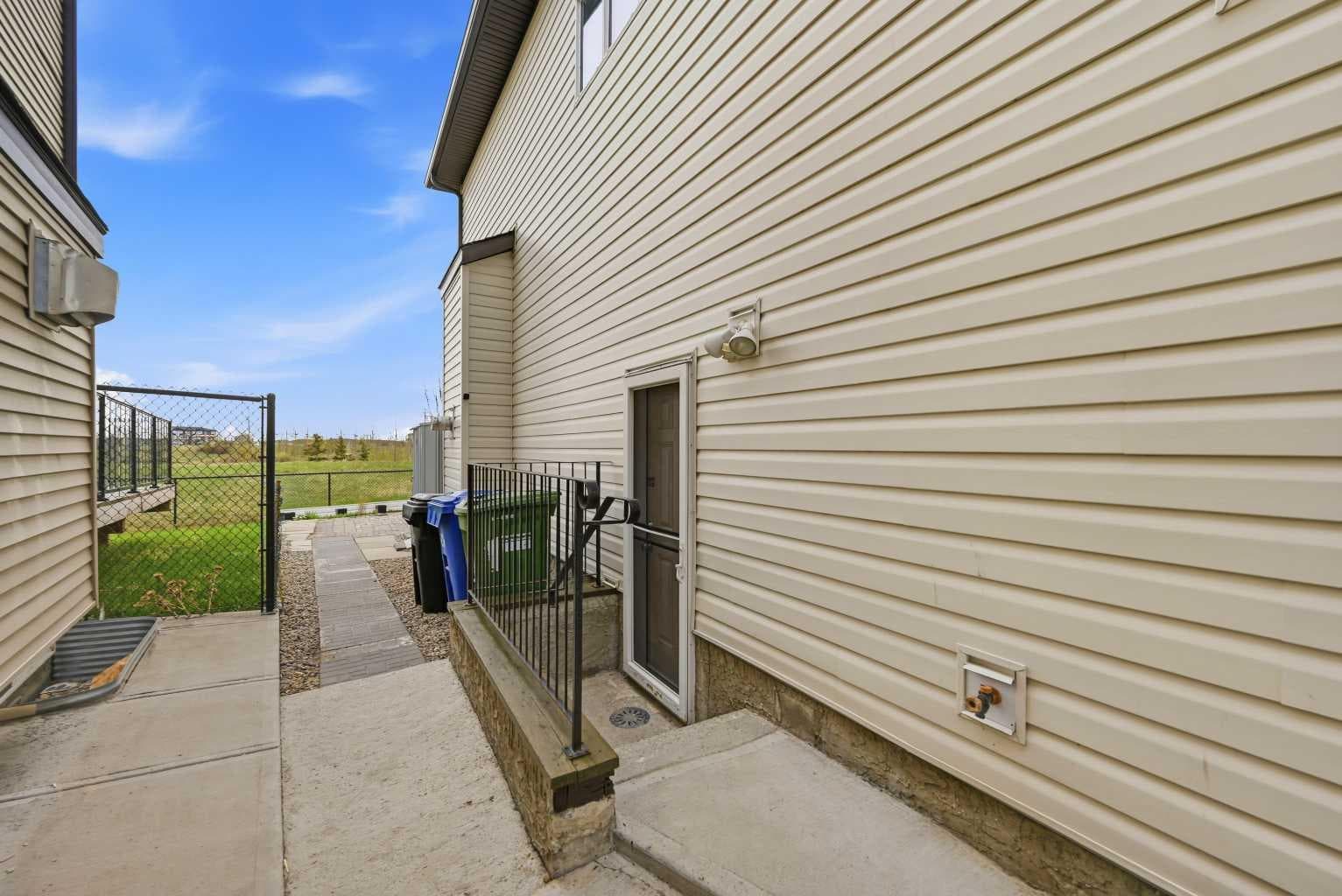 156 Skyview Shores Manor NE