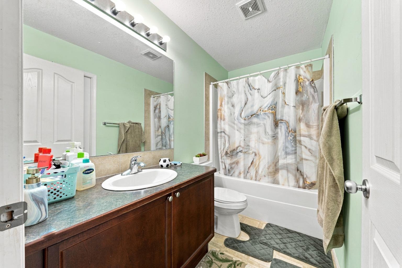 134 Luxstone Road SW