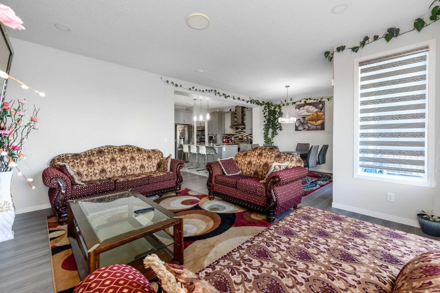 983 Corner Meadows Way NE