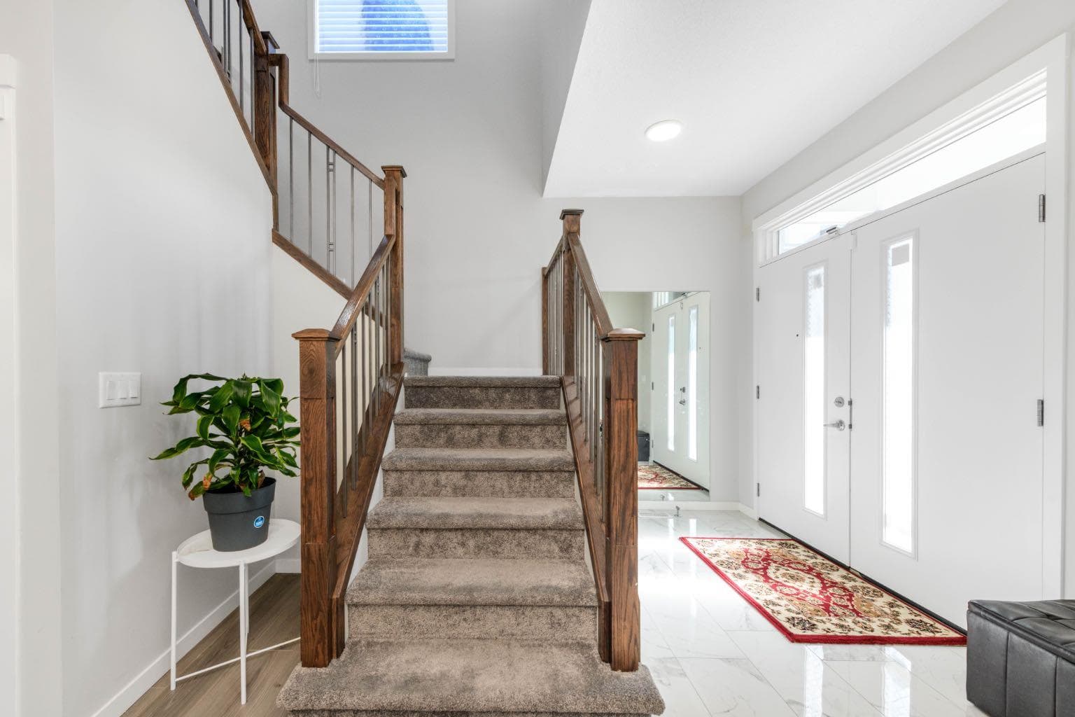 983 Corner Meadows Way NE