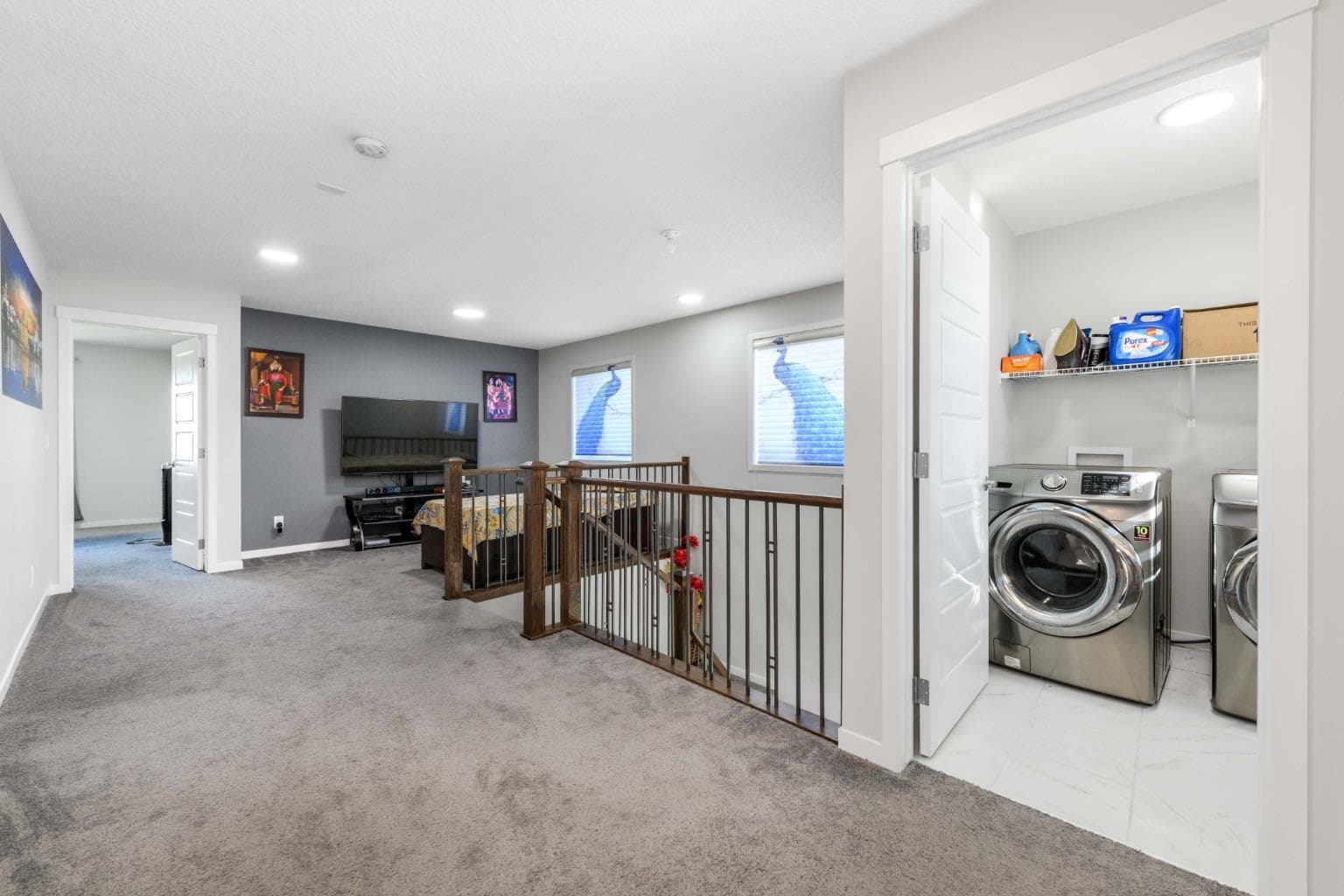 983 Corner Meadows Way NE
