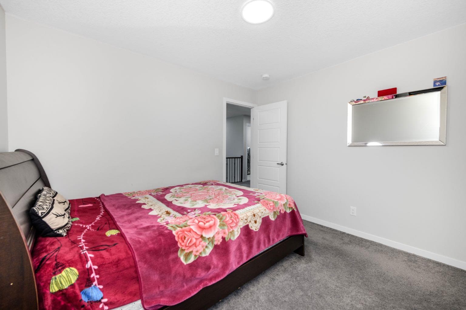 983 Corner Meadows Way NE