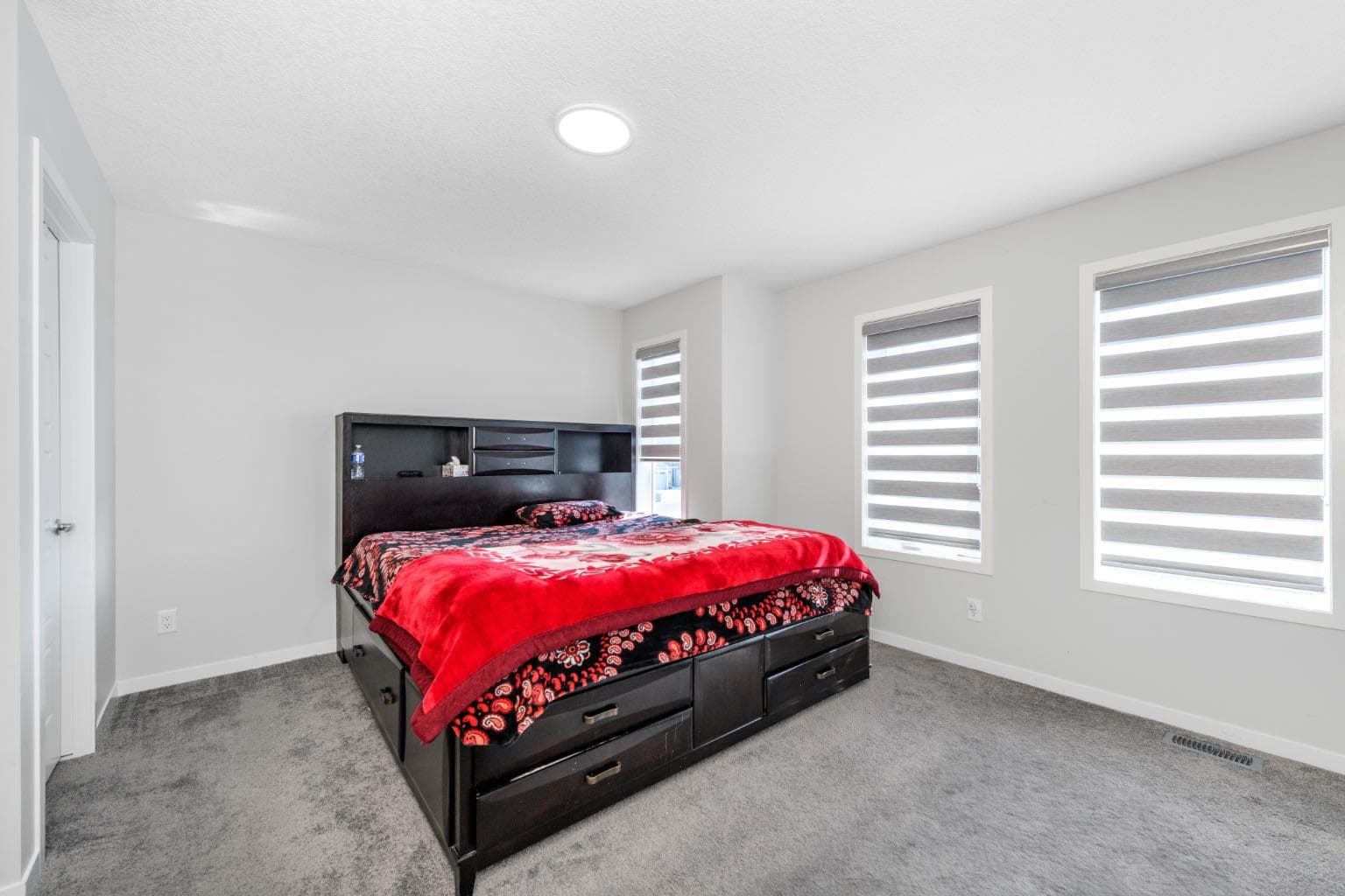 983 Corner Meadows Way NE