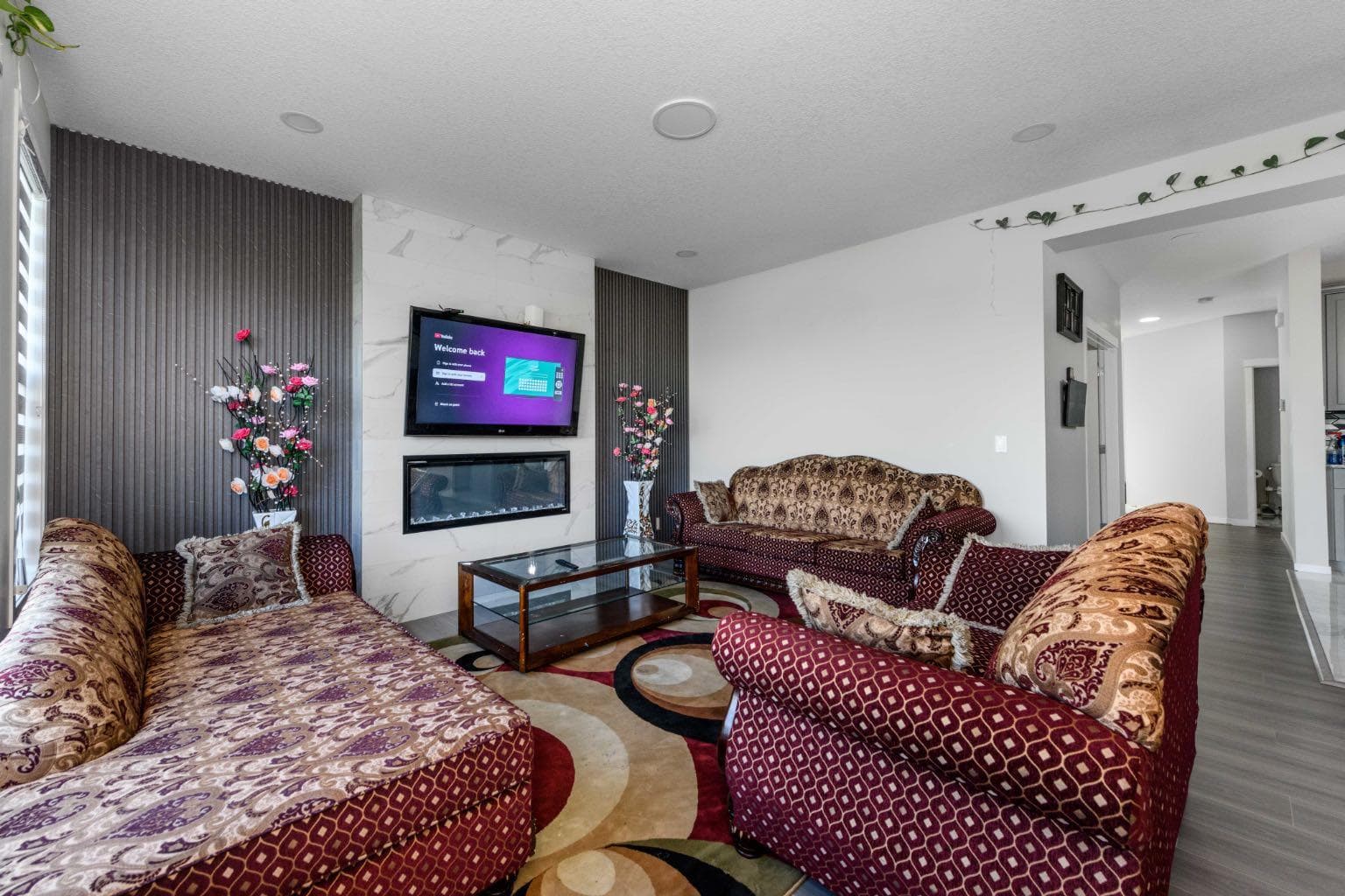 983 Corner Meadows Way NE