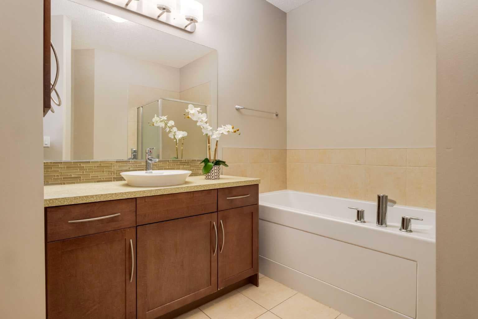 413, 35 Inglewood Park SE