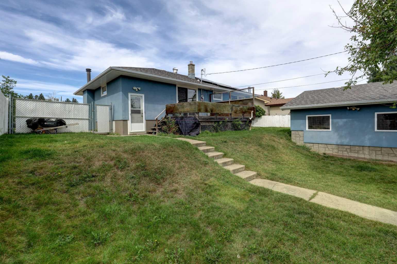 50 Thornlee Crescent NW