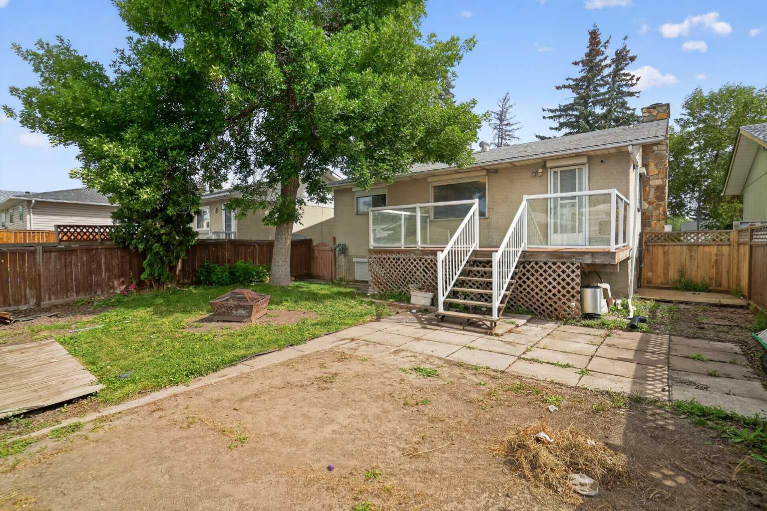 156 Dovely Crescent SE
