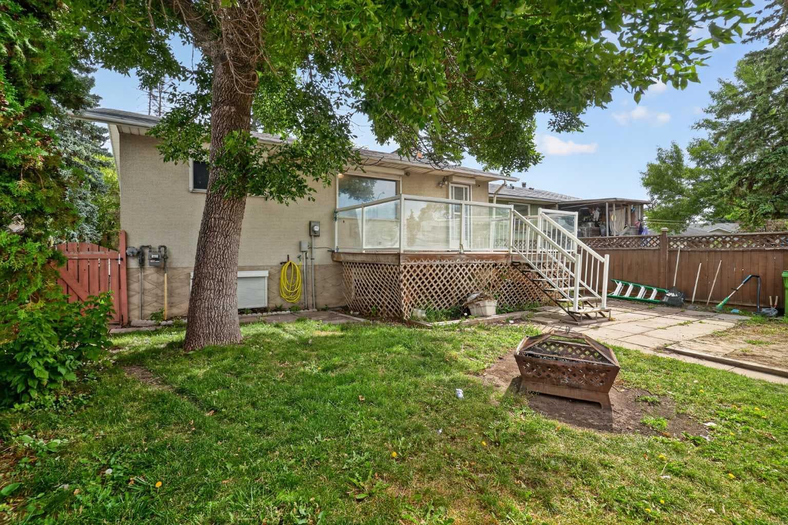 156 Dovely Crescent SE