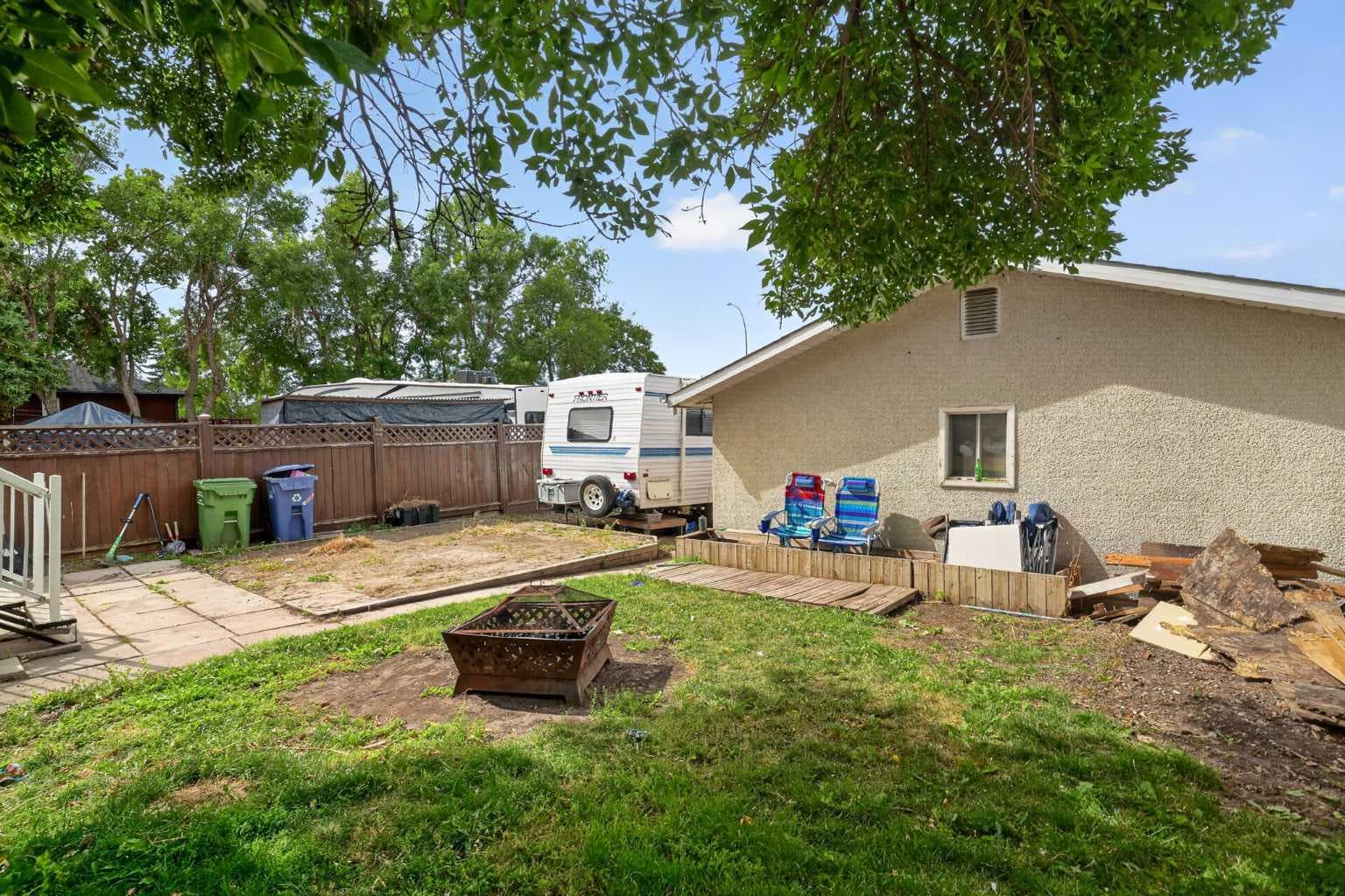 156 Dovely Crescent SE