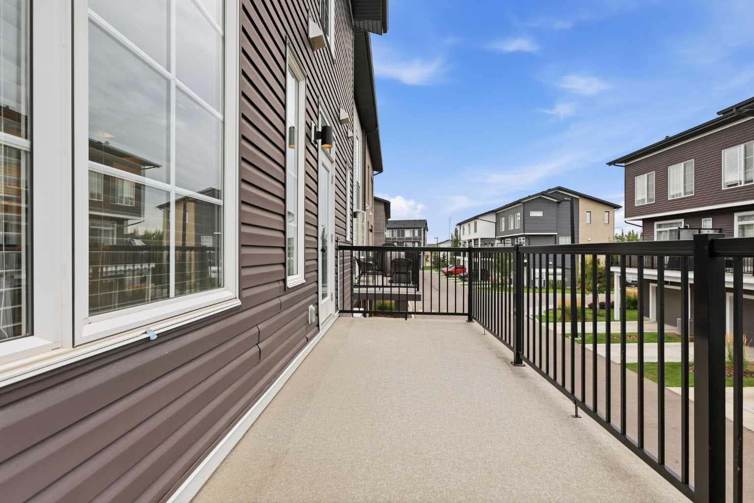 174 Walgrove Common SE