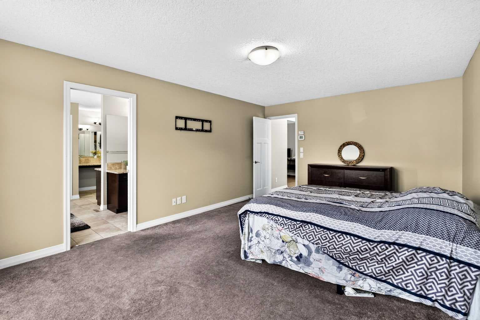 370 Silverado Way SW