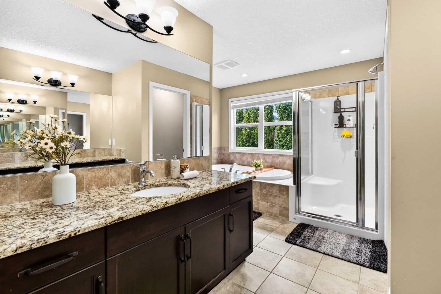 370 Silverado Way SW