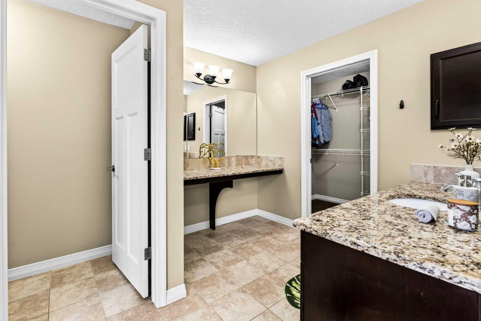 370 Silverado Way SW