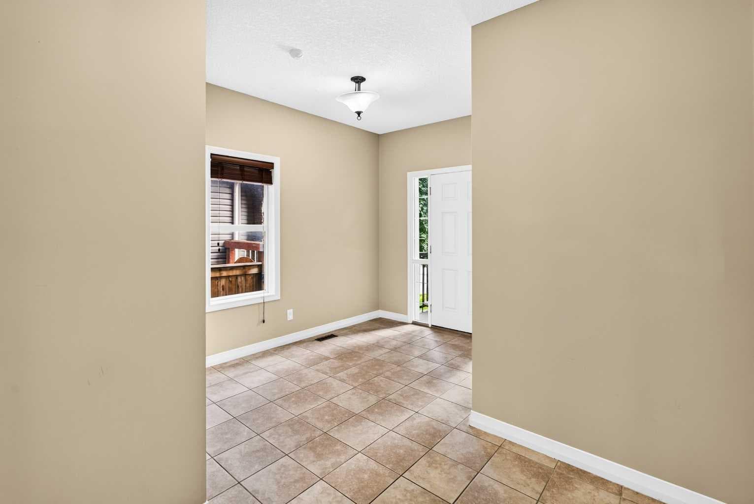 370 Silverado Way SW