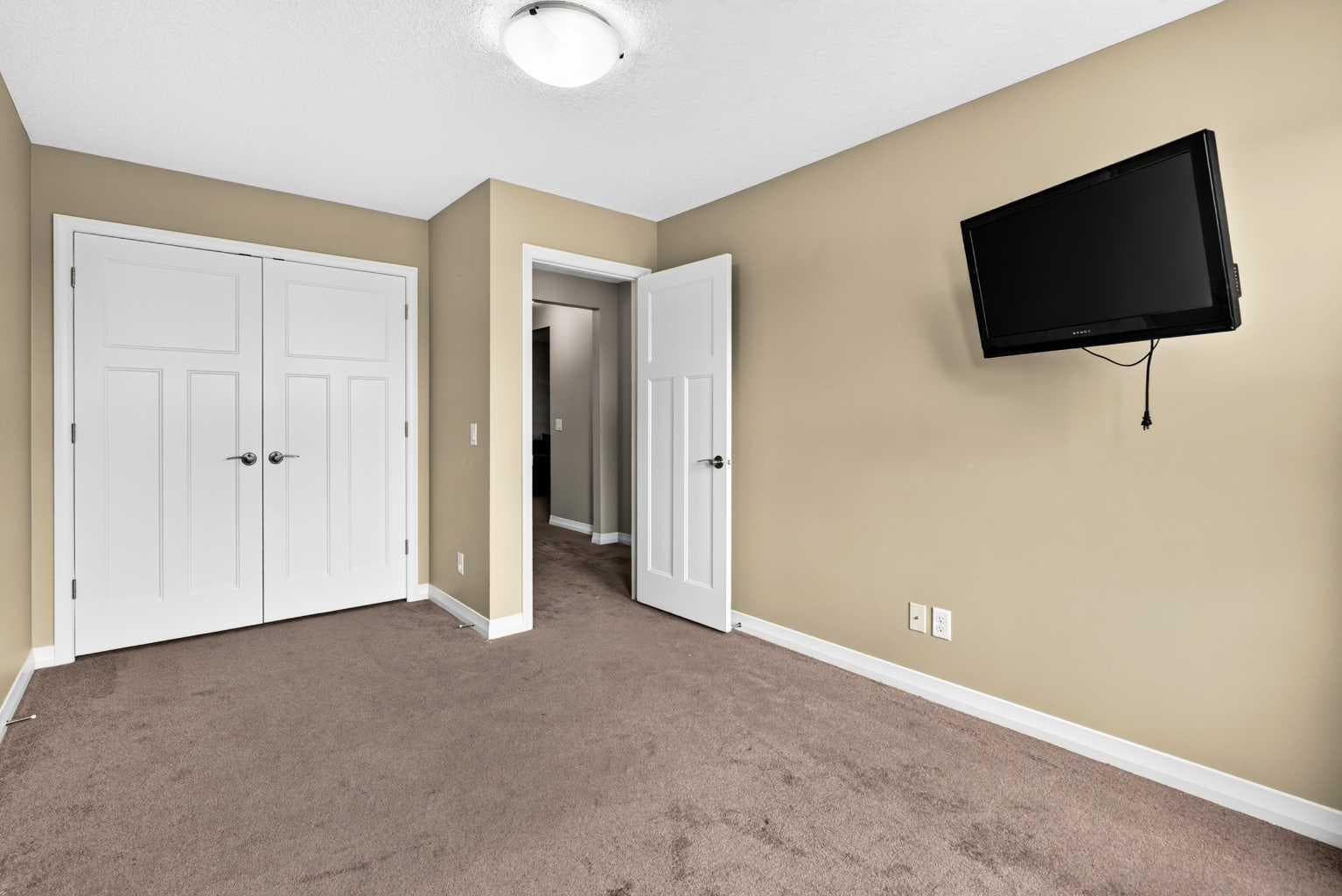 370 Silverado Way SW