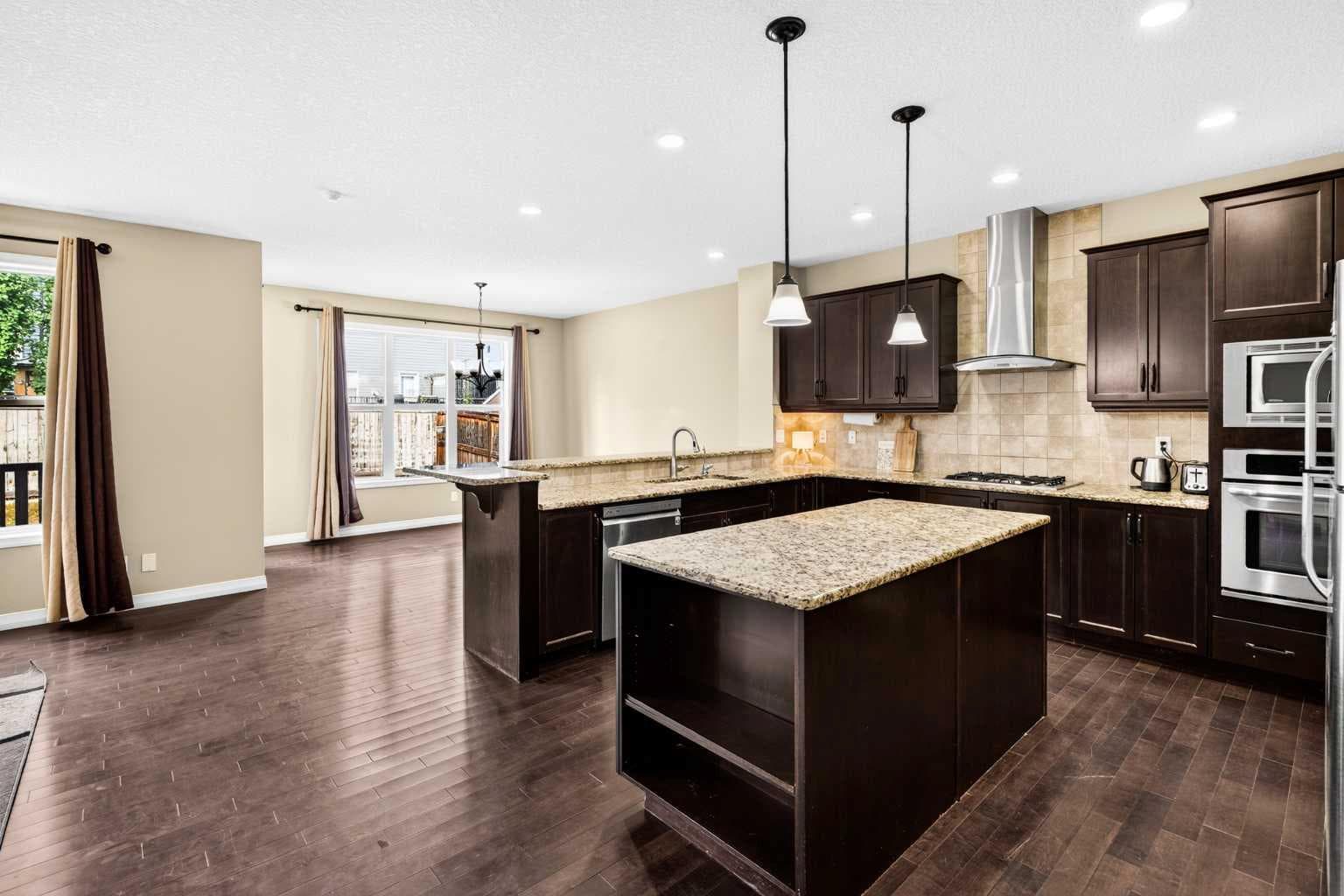 370 Silverado Way SW