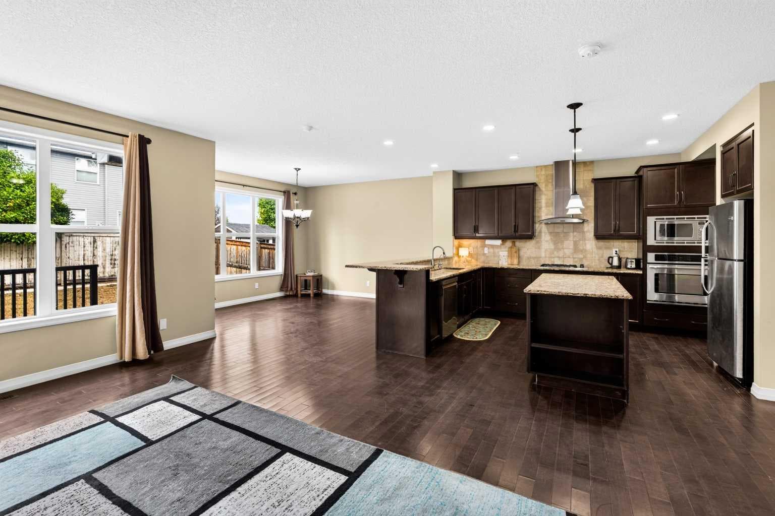 370 Silverado Way SW