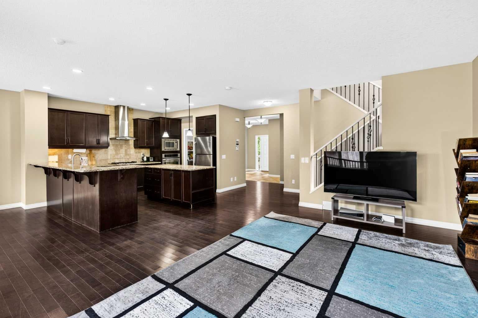 370 Silverado Way SW