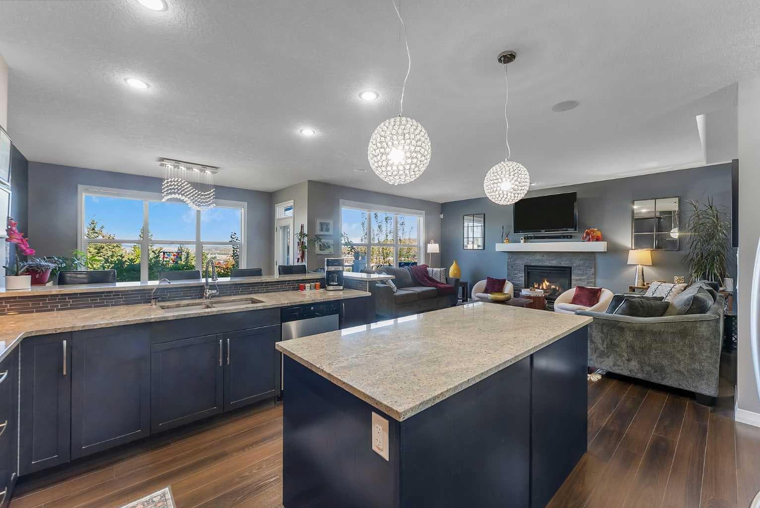 128 Ridge View Close 