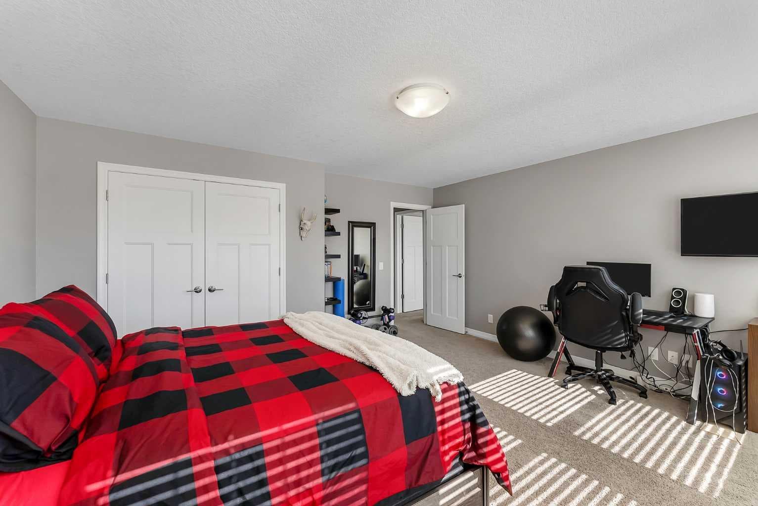 128 Ridge View Close 