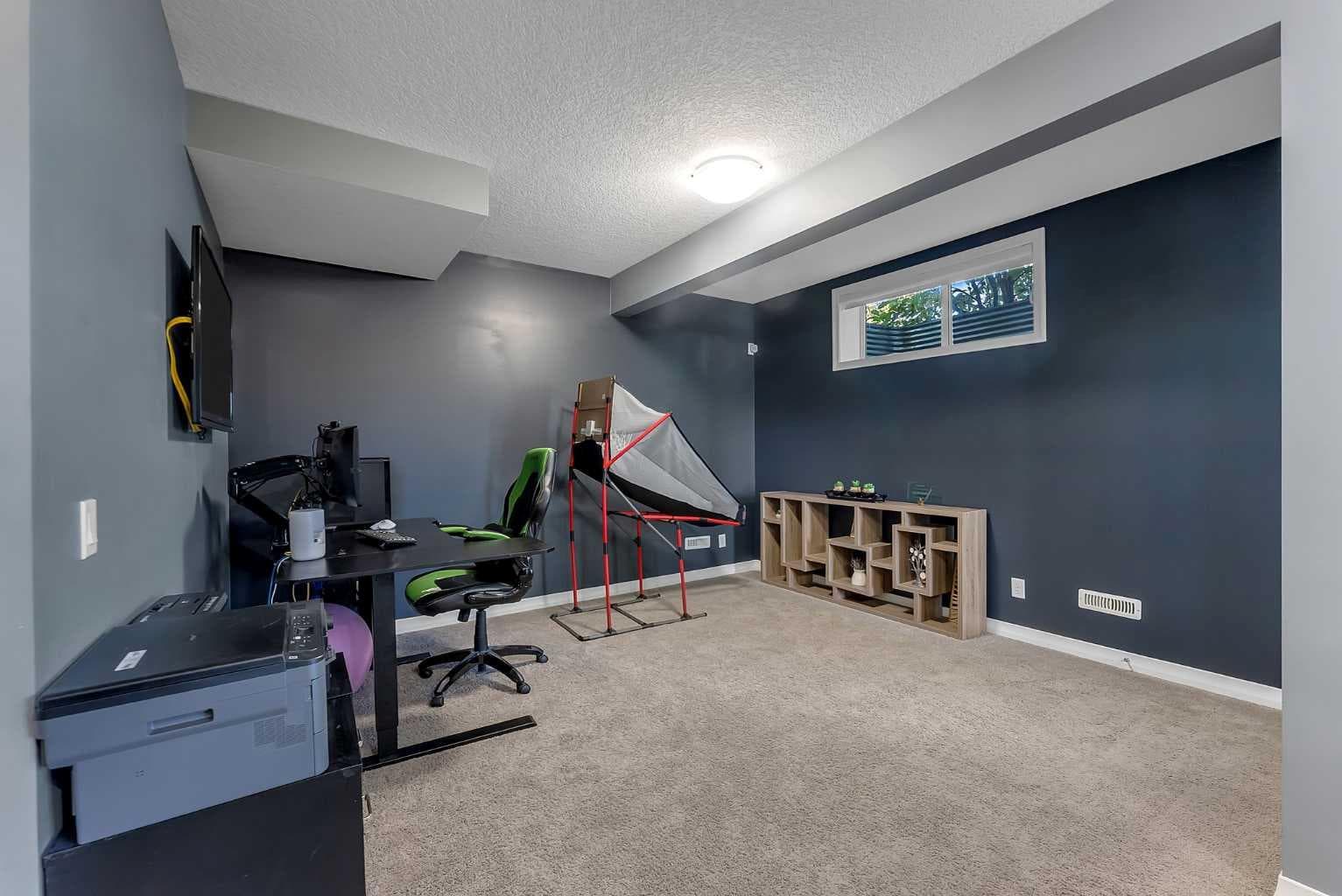 128 Ridge View Close 
