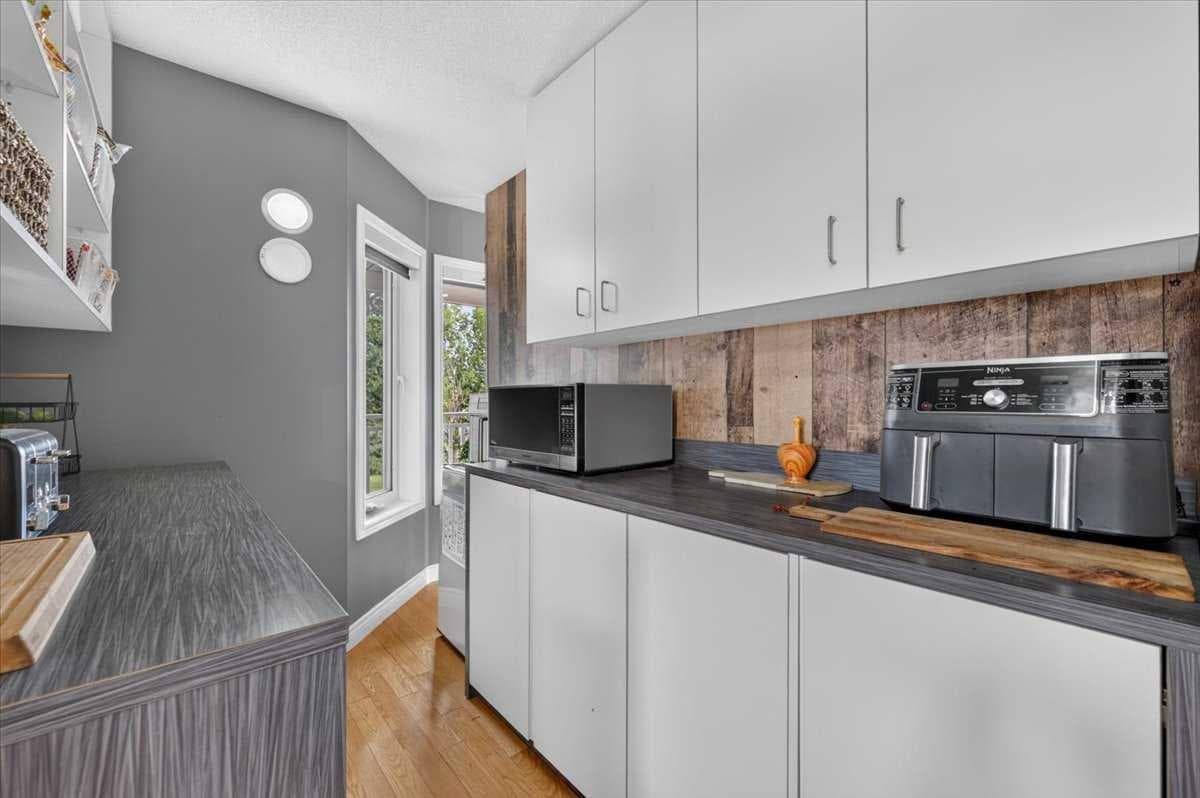 270055 Township Road 234A  