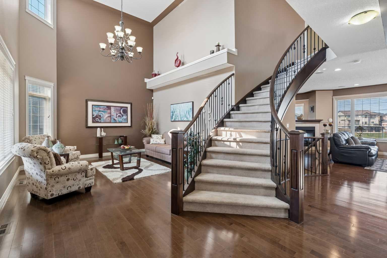 14 Taralake Cape NE