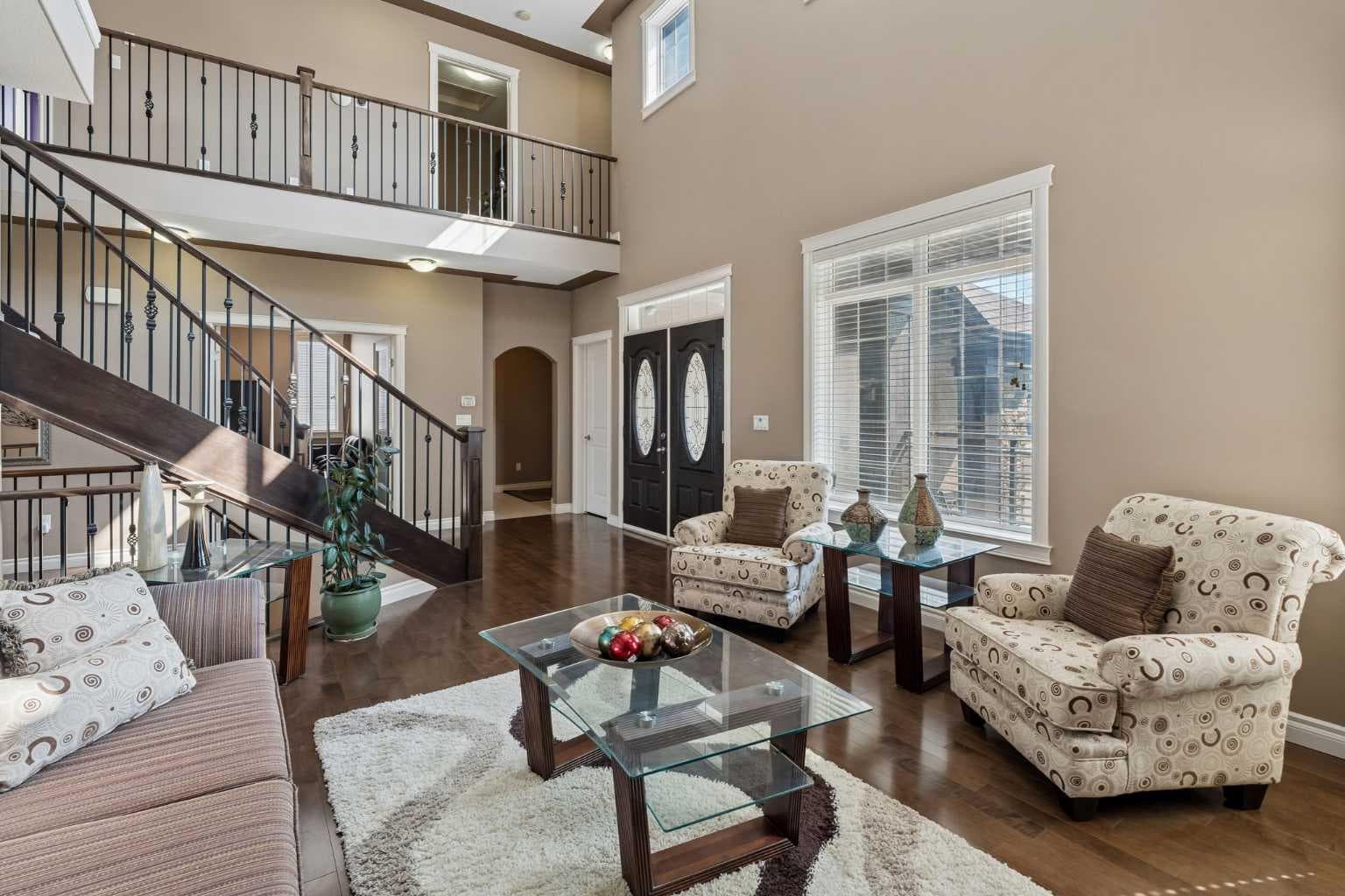 14 Taralake Cape NE