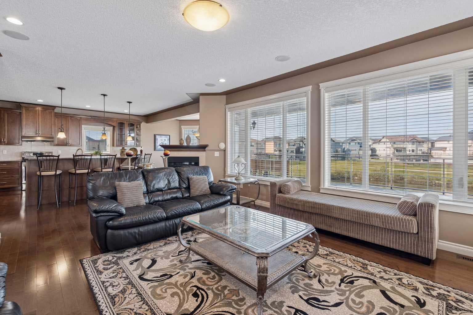 14 Taralake Cape NE
