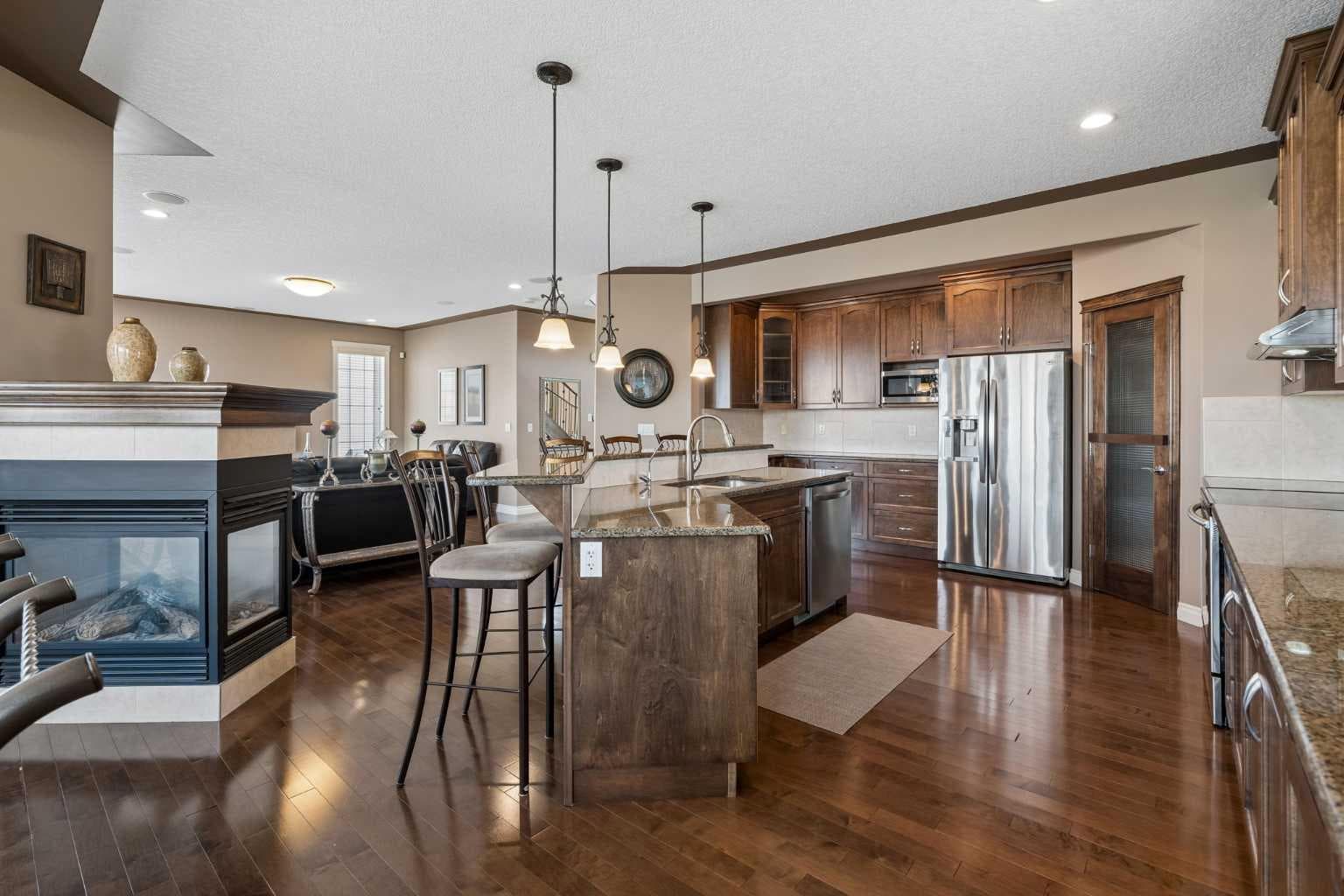 14 Taralake Cape NE