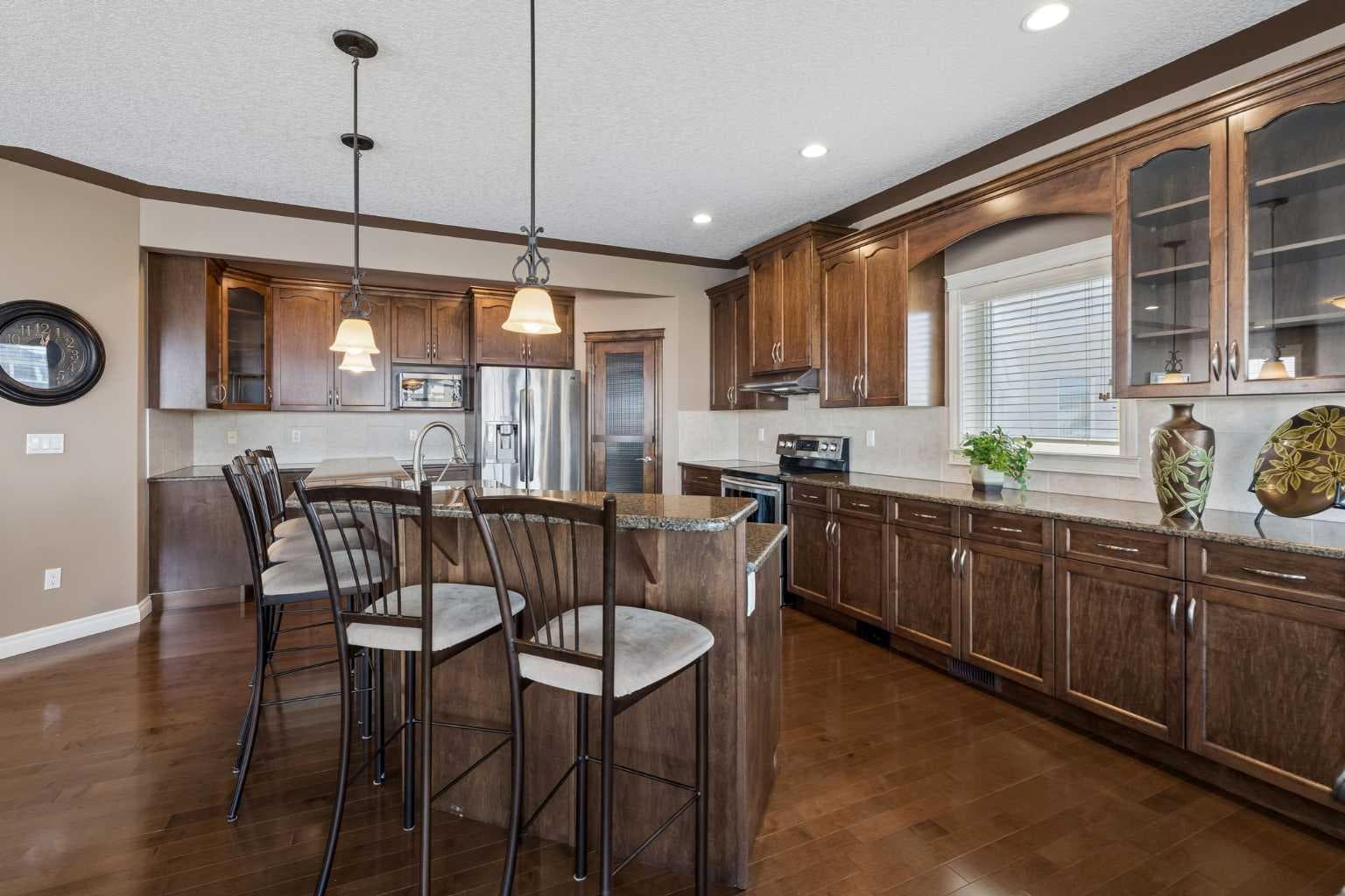 14 Taralake Cape NE