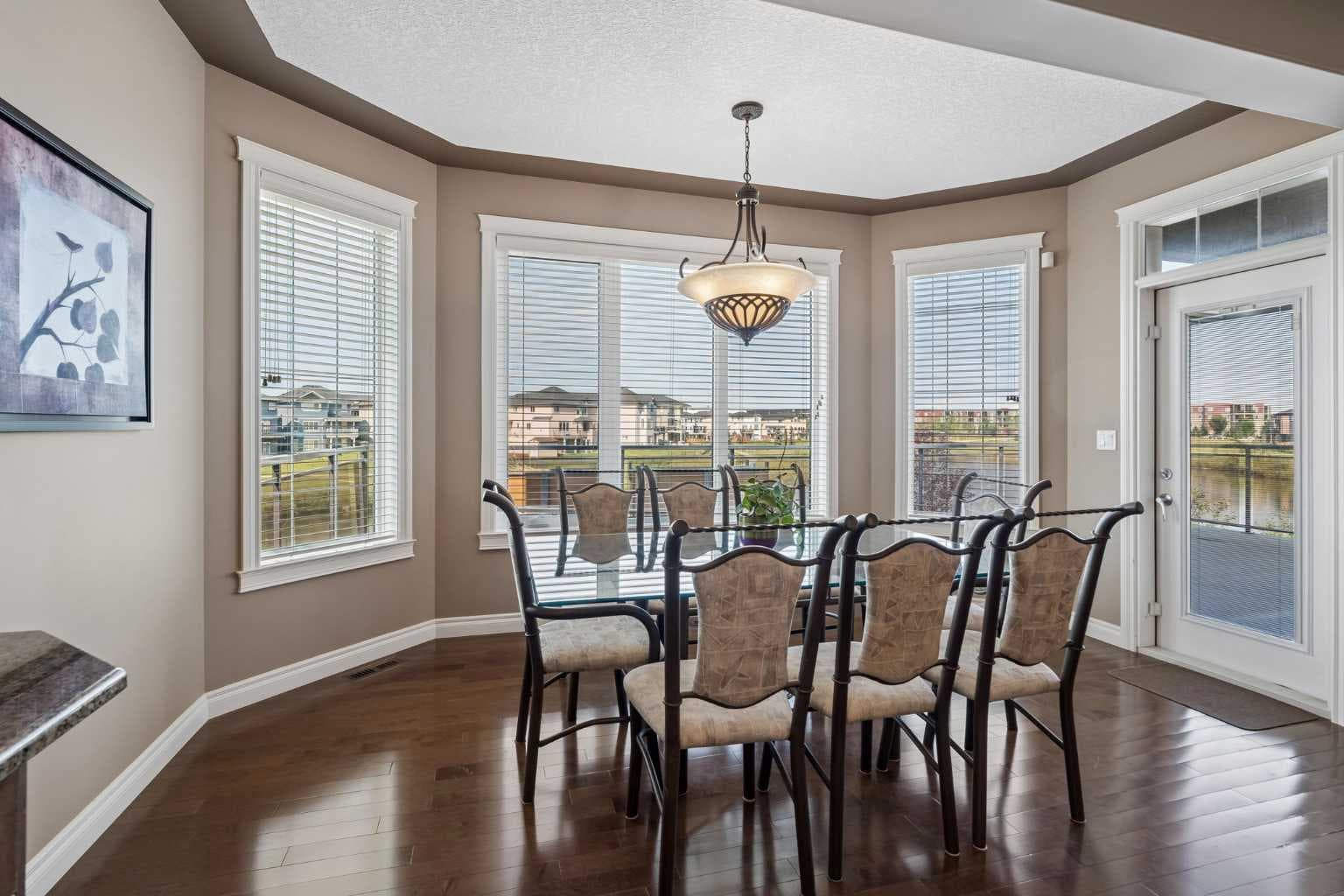 14 Taralake Cape NE
