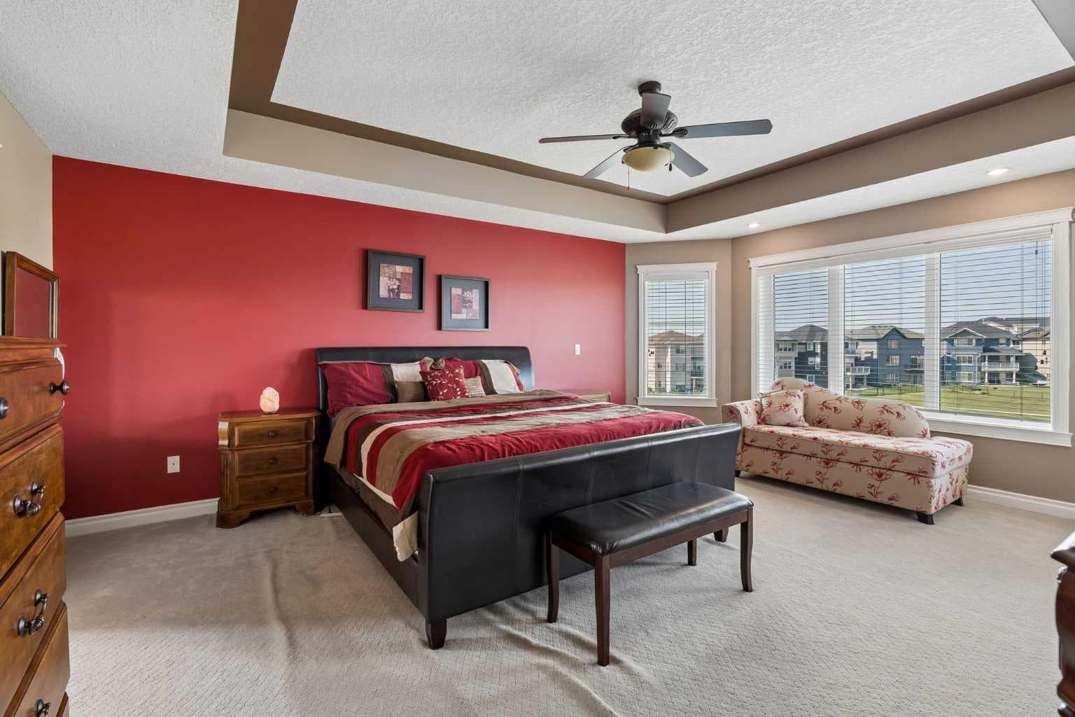 14 Taralake Cape NE