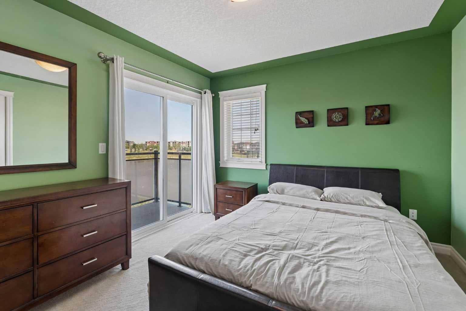 14 Taralake Cape NE