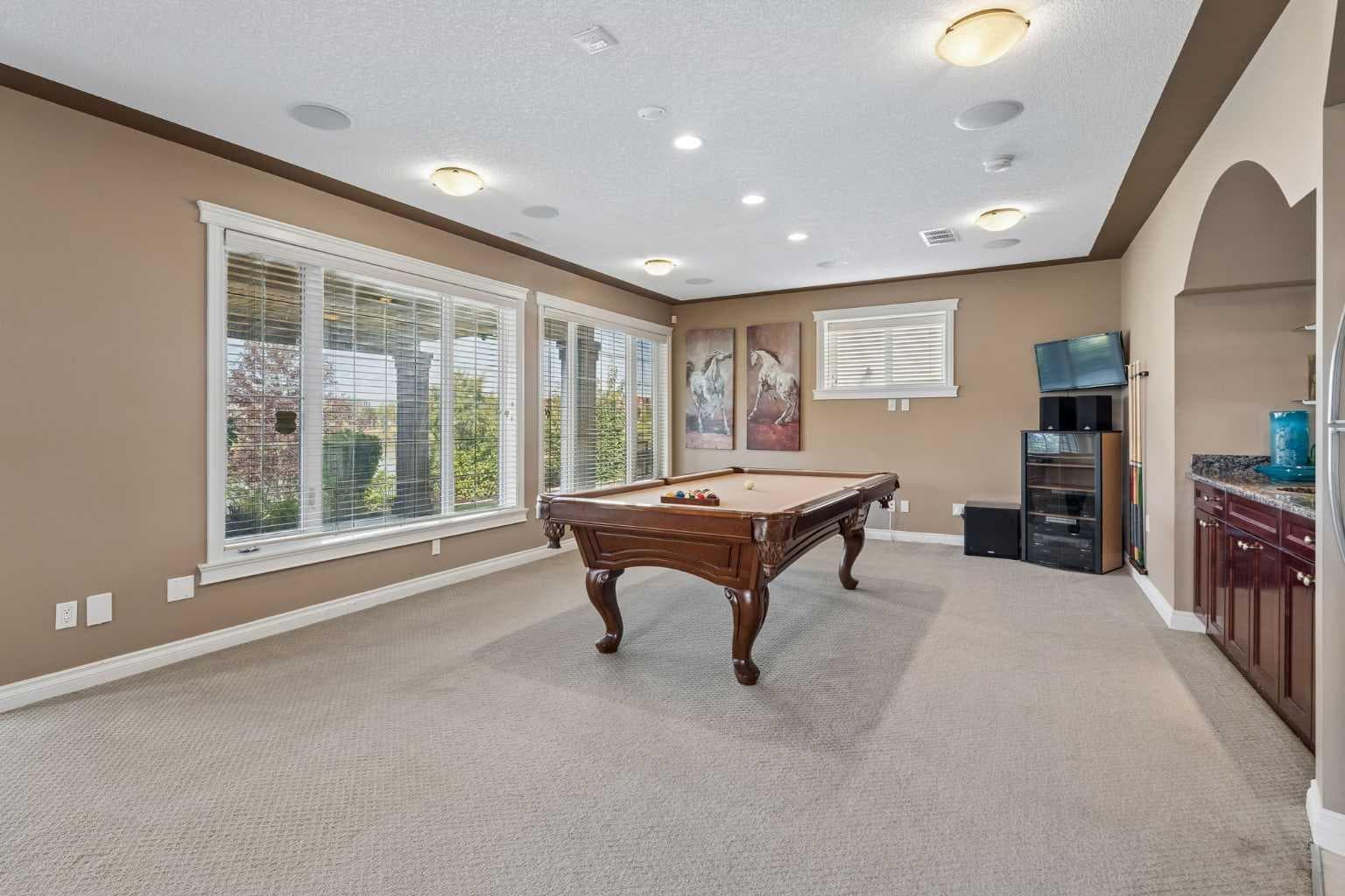 14 Taralake Cape NE