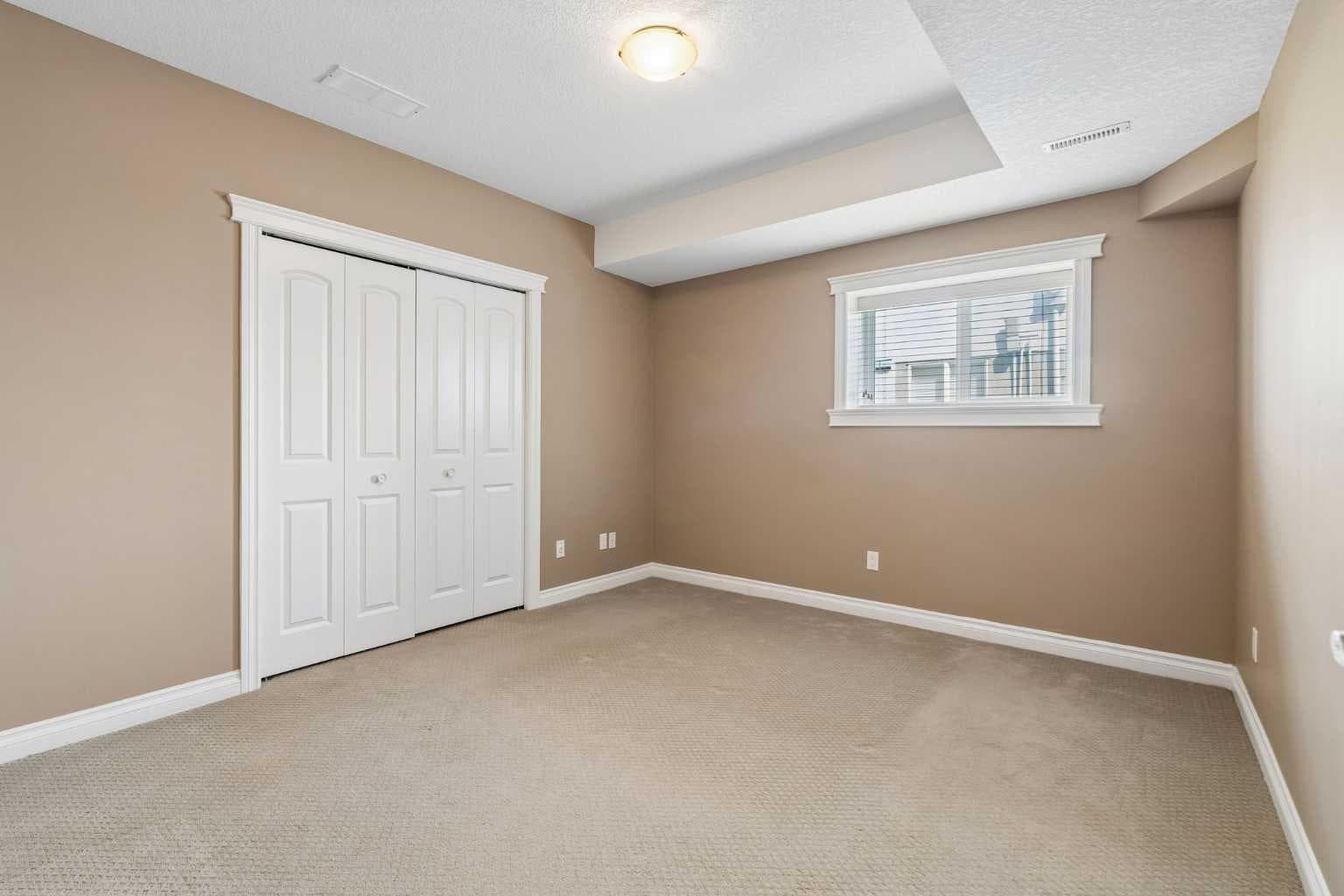 14 Taralake Cape NE