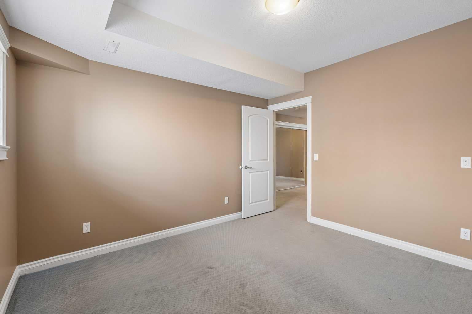 14 Taralake Cape NE