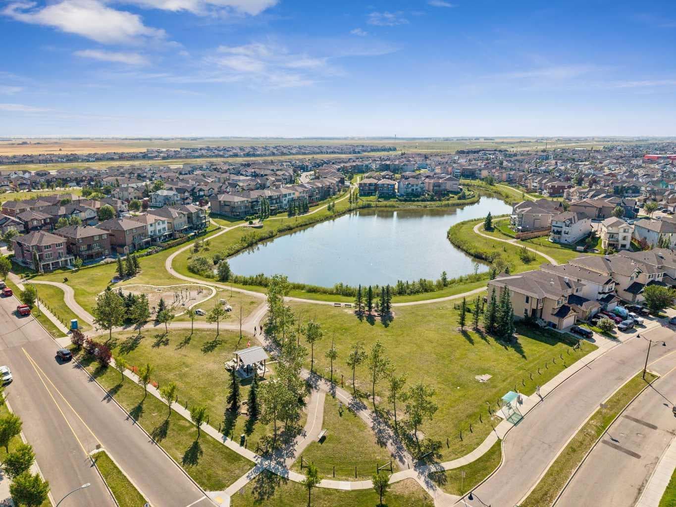 14 Taralake Cape NE