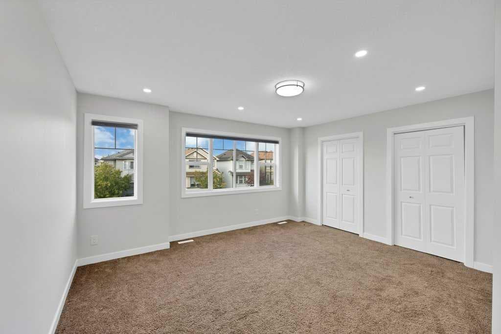 158 Taralea Circle NE