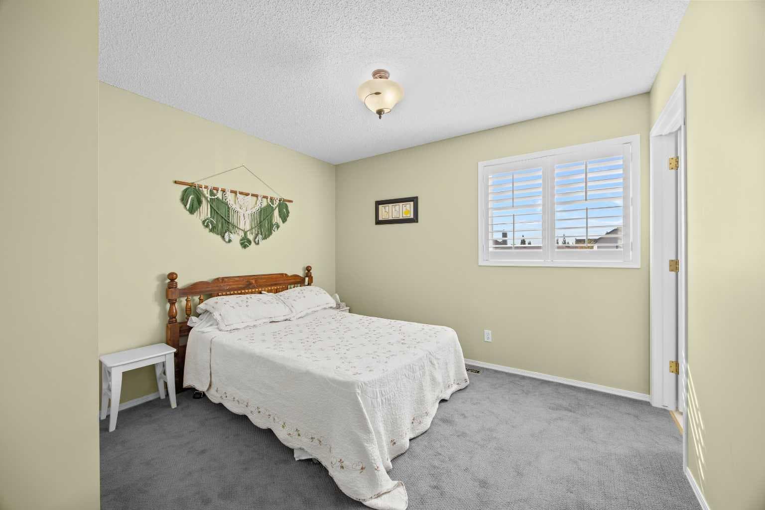 101 Bridlewood Manor SW