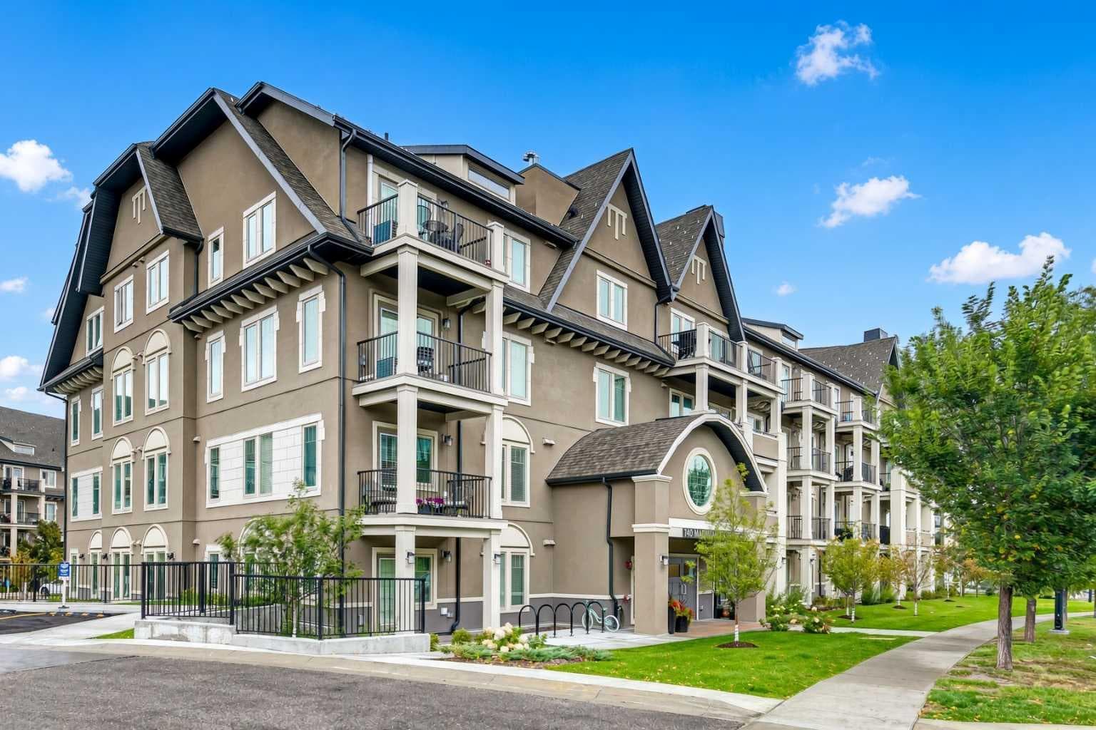 218, 140 Mahogany Street SE