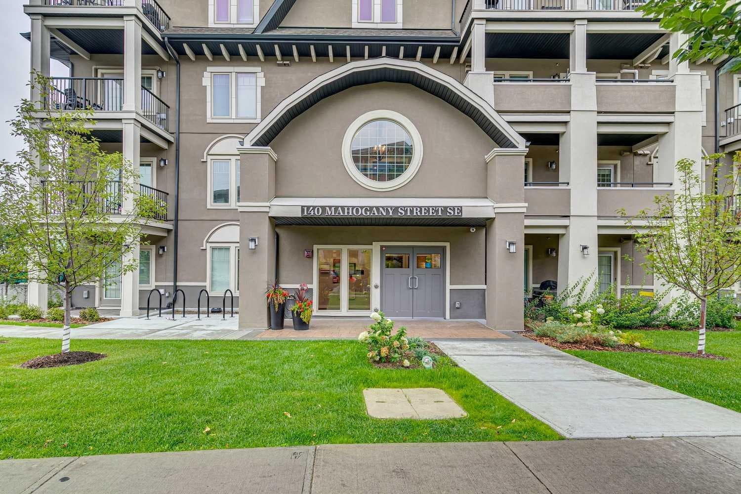 218, 140 Mahogany Street SE