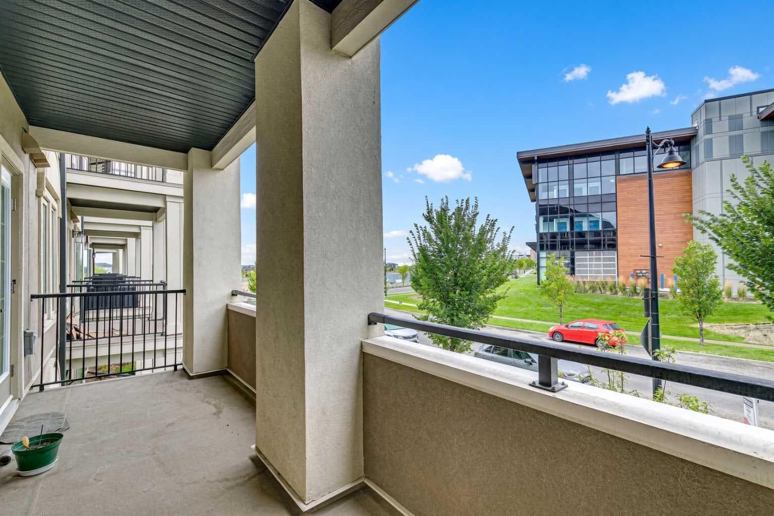 218, 140 Mahogany Street SE